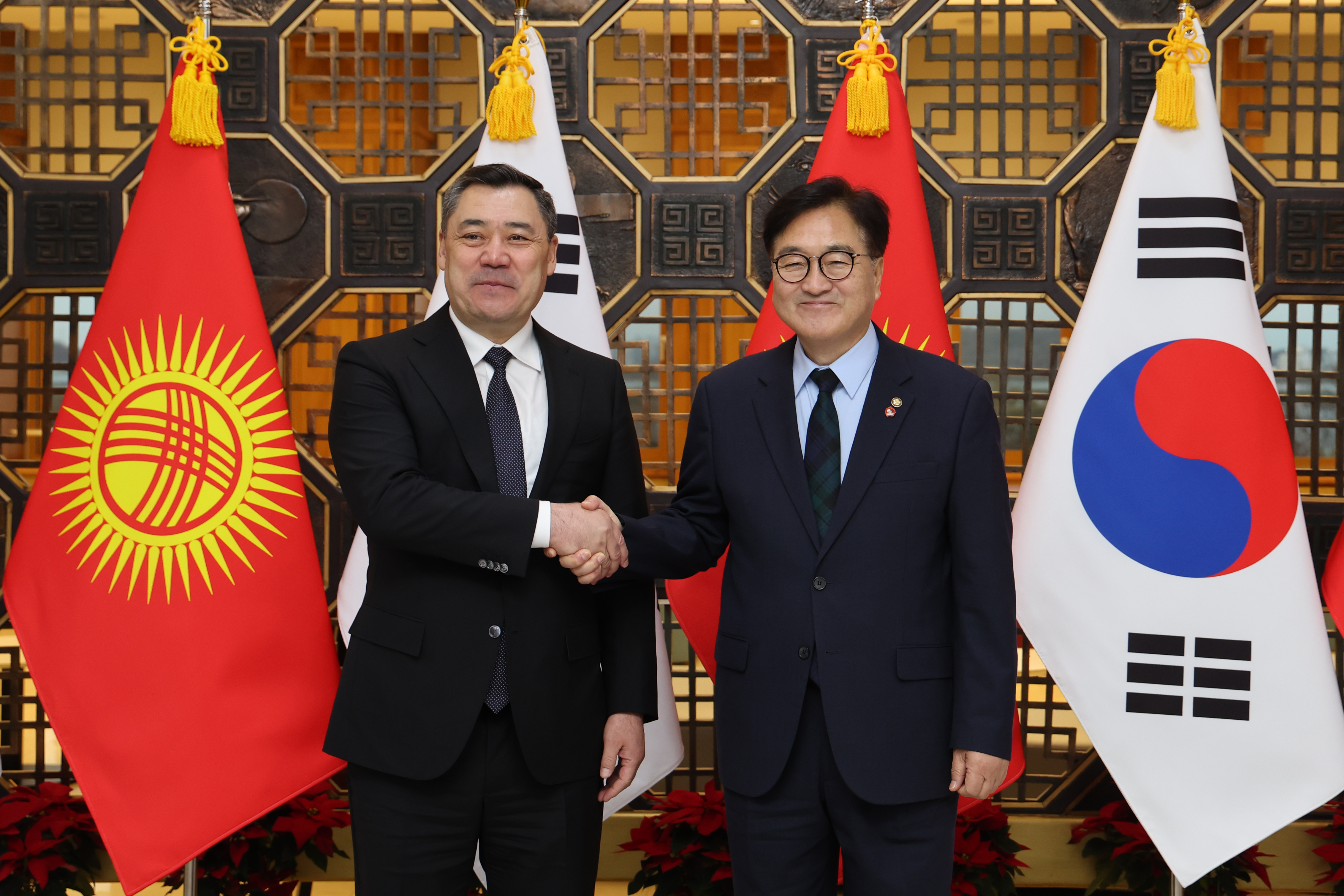 자파로프 키르기즈공화국 대통령 우원식 국회의장 면담