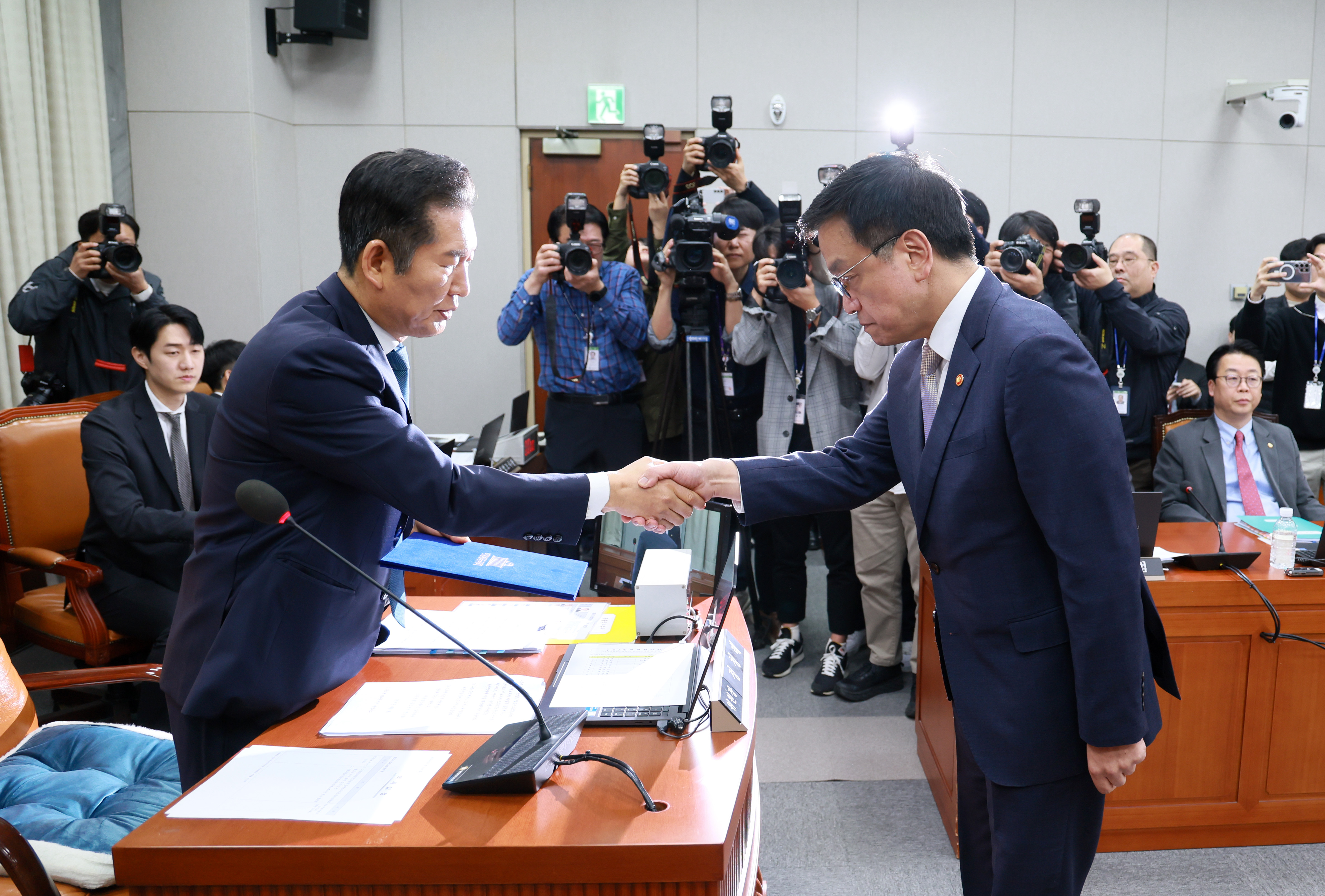 법제사법위원회 전체회의