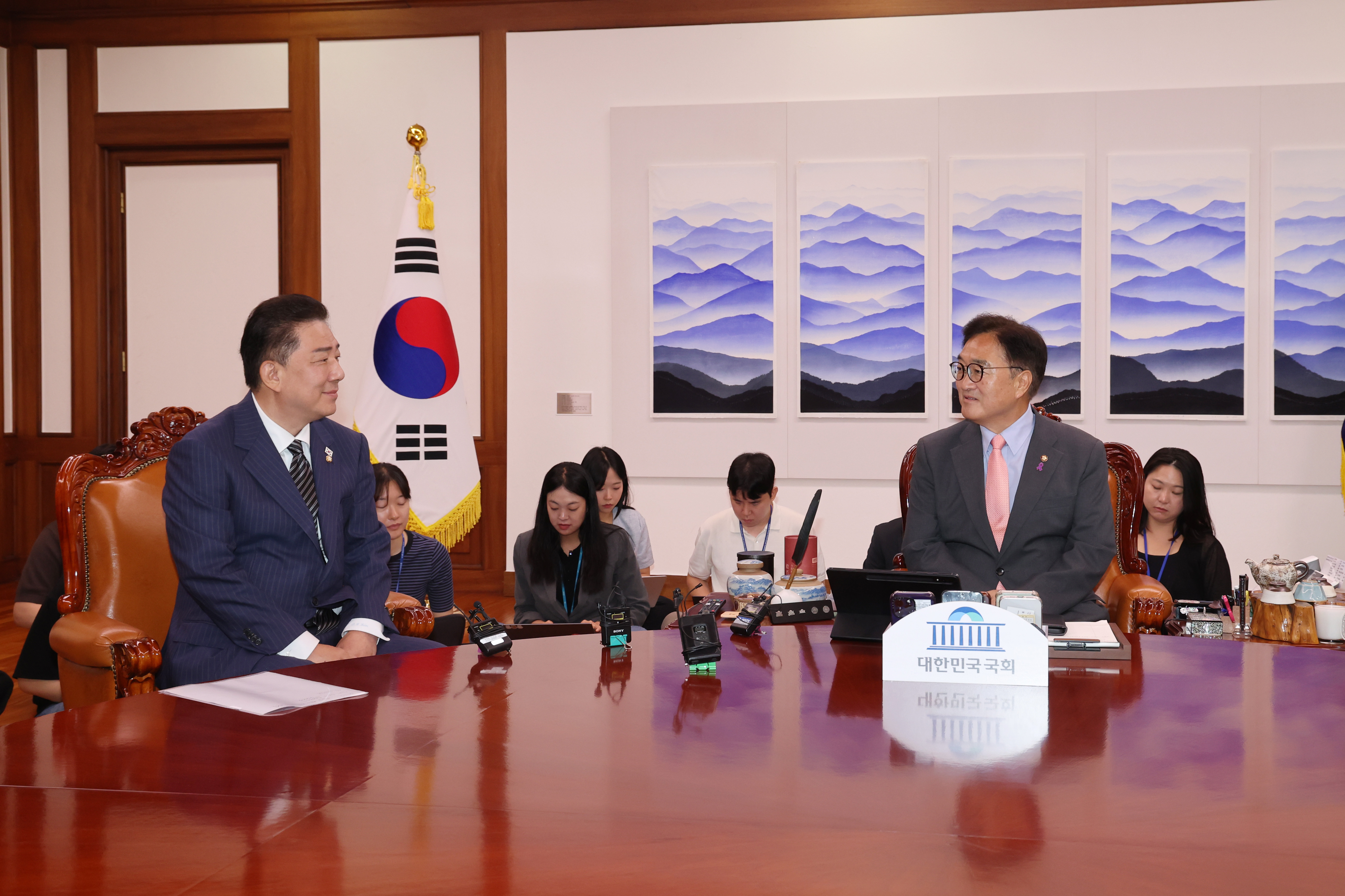 김병기 더불어민주당 신임원내대표 및 당대표 권한대행 우원식 국회의장 예방