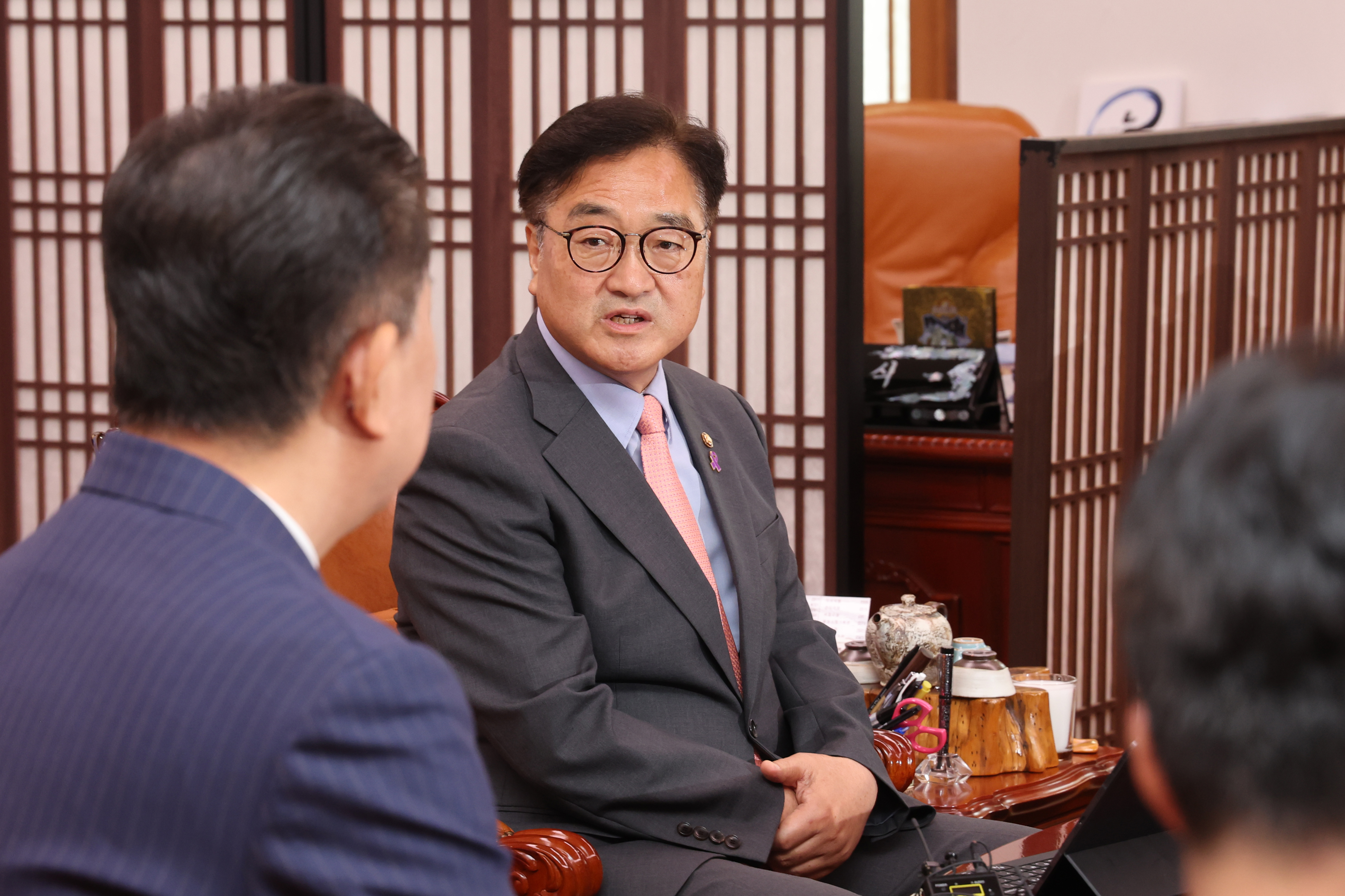 김병기 더불어민주당 신임원내대표 및 당대표 권한대행 우원식 국회의장 예방