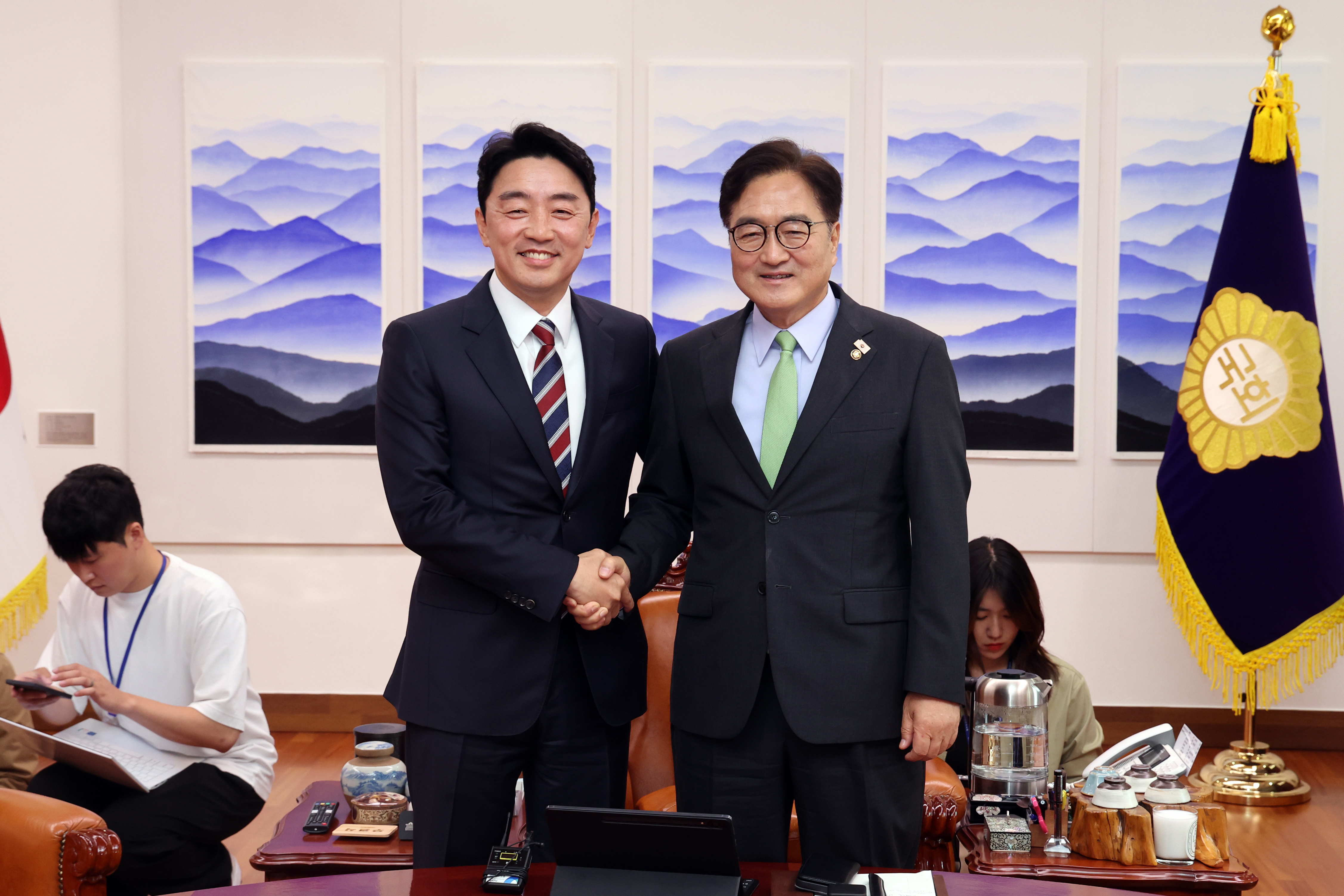 강훈식 대통령 비서실장, 우원식 국회의장 접견