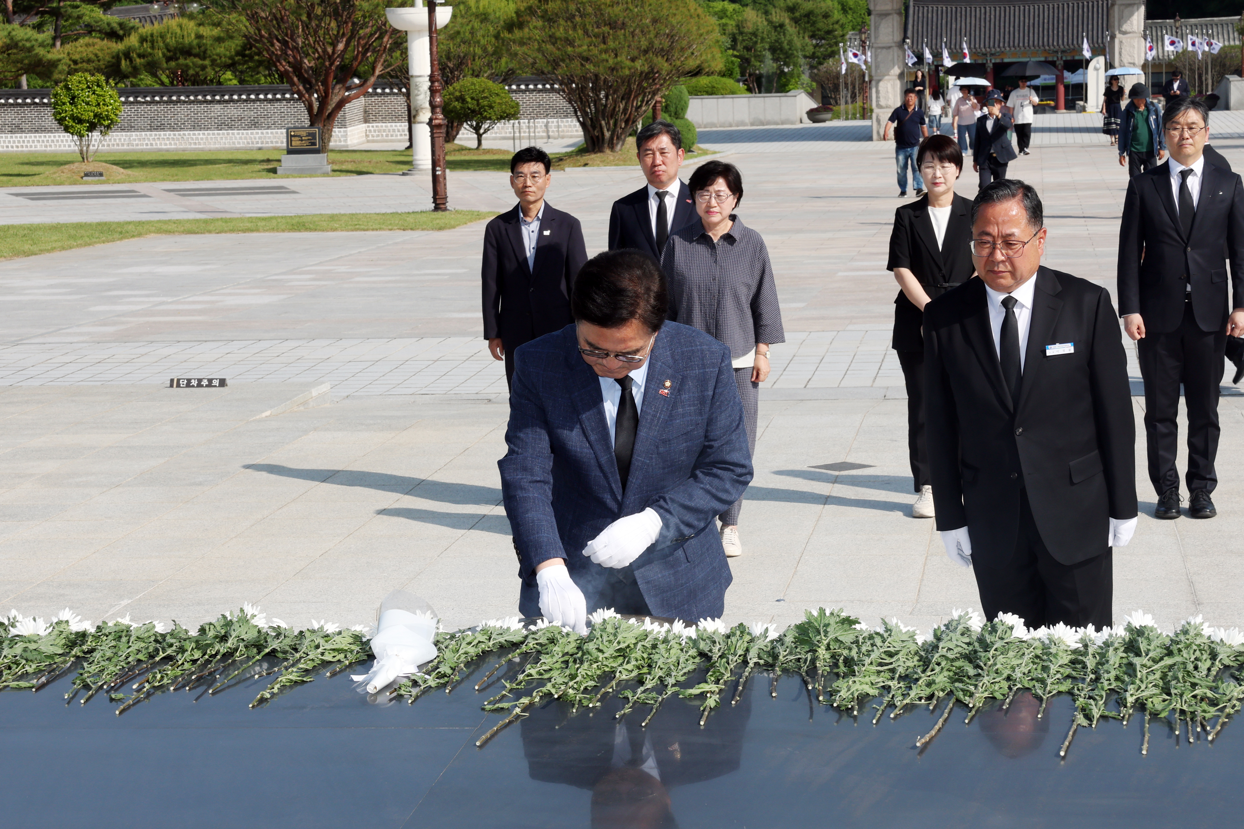 우원식 국회의장 국립 5.18민주묘지 및 망월동 민족민주열사 묘역 참배